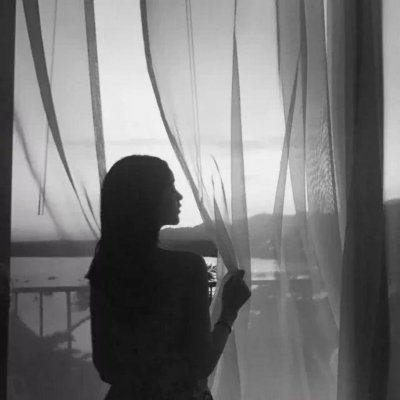 酷酷的伤感女头像合集 18张高清好看的酷感emo女头来了