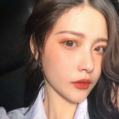 26张高清长卷发女生头像 好看的卷发美女头像合集