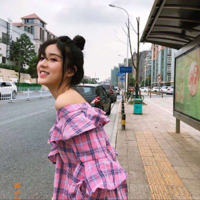 36张高清潮流女生街拍头像 时尚感拉满的美女头像合集