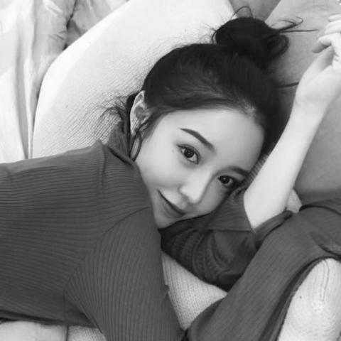 24张高清伤感意境黑白女生头像 氛围感拉满