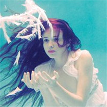 女生水中游泳头像合集！22张唯美氛围感头像直接抱走