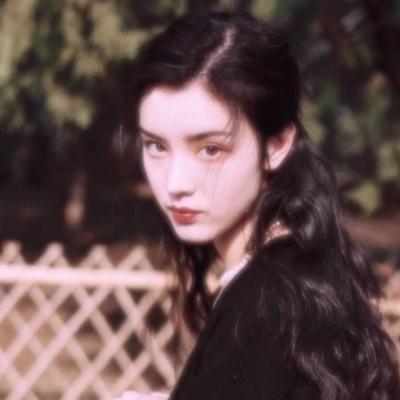 24张高清唯美意境女生QQ头像 氛围感拉满的女头合集