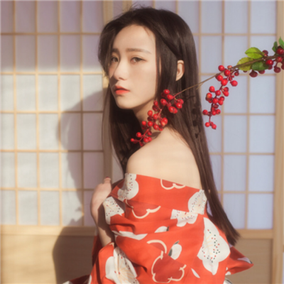 25张高清好看的女生古风真人头像合集