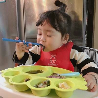 15张高清可爱女萌娃头像 软乎乎的小女生头像合集