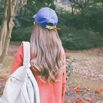 18张氛围感拉满的气质背影女头像 高清无水印可直接用