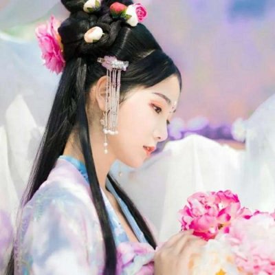 18张高清氛围感拉满的女生古风意境头像