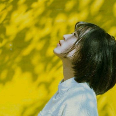 13张高清好看的短发女生侧脸头像合集