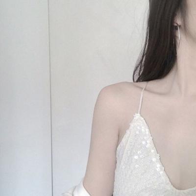 露肩锁骨的骚气女生头像合集 22张性感女头分享