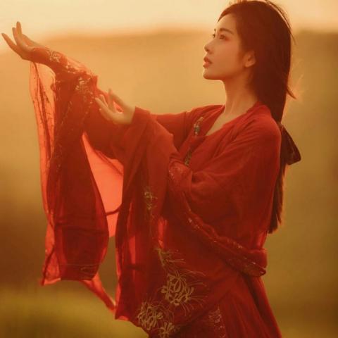 冷艳霸气古风武侠女生头像 19张高清侠气素材合集