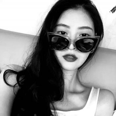 女生黑白微信头像合集 20张高清时尚款