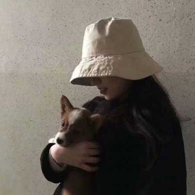 18张高清好看的女生戴帽子背影/侧脸QQ头像