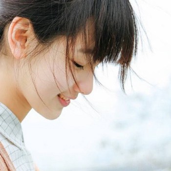 # 9张高清唯美清纯女生头像 氛围感拉满的女生头像合集