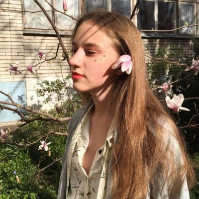 当下热门的欧美风女生头像 17张高清好看的图集