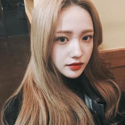 21张高清有意境的女生微信头像 氛围感拉满