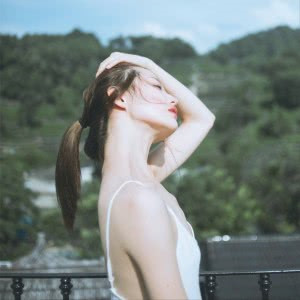 25张有女人味的成熟女生微信头像 优雅又漂亮