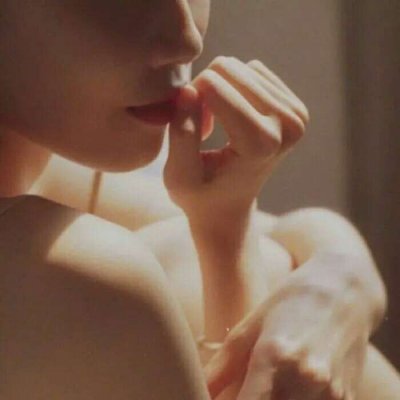 女生红唇性感微信头像 10张高清图合集