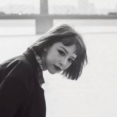 15张高清高冷短发女生头像合集