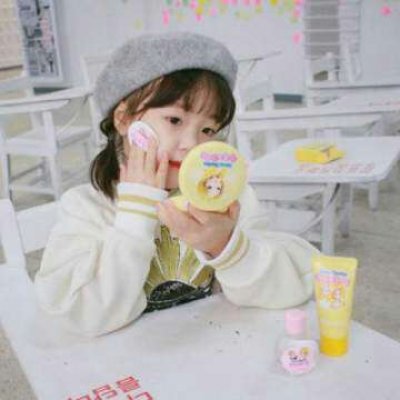 女生搞怪可爱萌娃头像高清合集 共16张