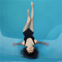 女生水中游泳头像合集！22张唯美氛围感头像直接抱走