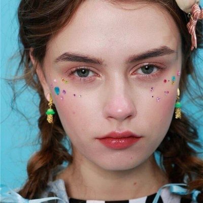 10组高清新版欧美闺蜜头像 一人一张一对安排上了