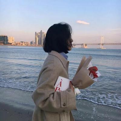 27张高清时尚清新女生头像 个性氛围感拉满