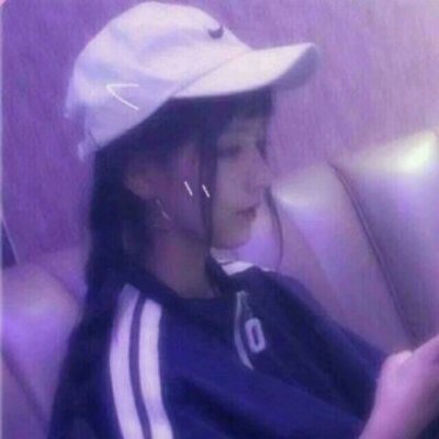 18张高清好看的女生戴帽子背影/侧脸QQ头像