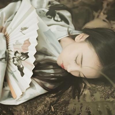 10张高清伤感古风女生头像，氛围感拉满