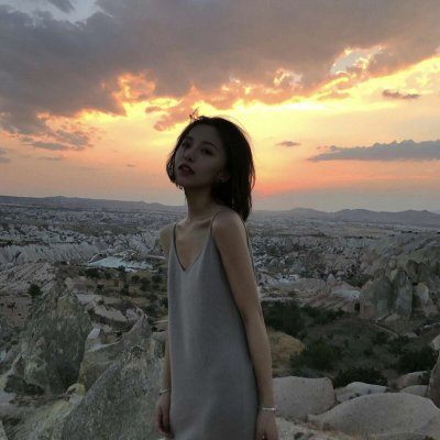 14张氛围感拉满的伤感意境女生头像 高清无水印