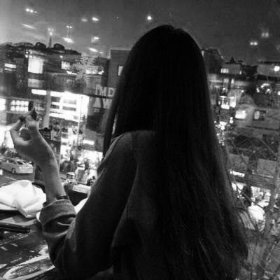 28张霸气又带点伤感的黑白女生头像 高清好看