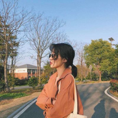 36张高清潮流女生街拍头像 时尚感拉满的美女头像合集
