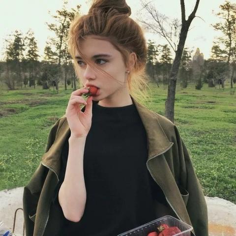 23张高清氛围感欧美女生头像 气质感直接拉满