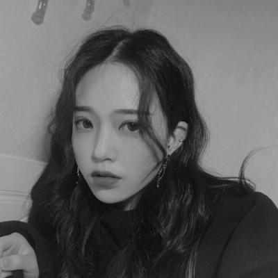 20张黑白伤感女生头像 失恋氛围感高清图合集