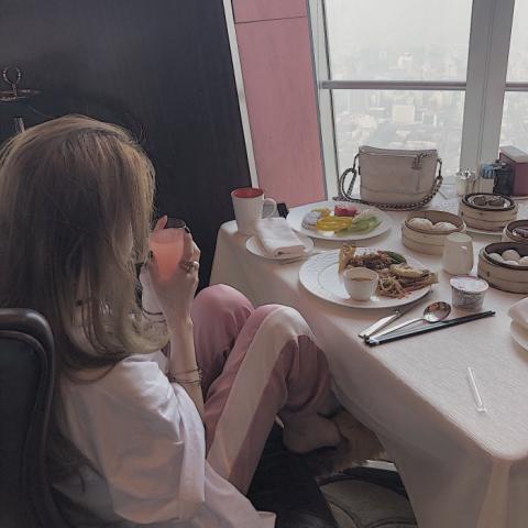 20张高清好看的微信美女时尚背影头像合集