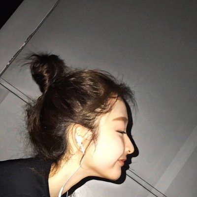 12张清新感拉满！女生丸子头侧脸微信头像合集