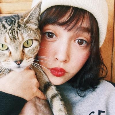 24张高清好看的欧美女生头像