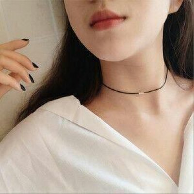高清露锁骨女生头像合集 18张好看的性感锁骨头像