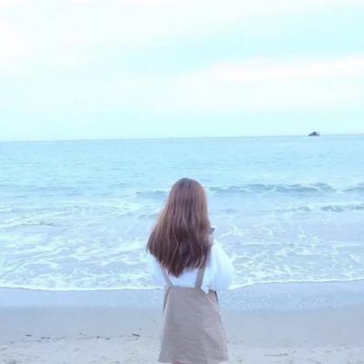 21张高清唯美长发女生背影QQ头像合集