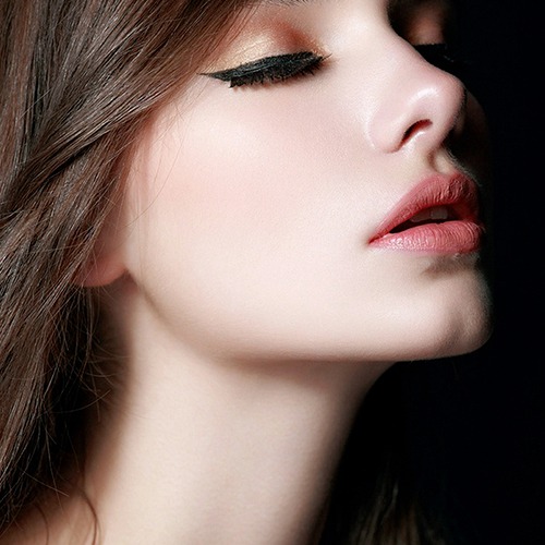 高冷欧美女神头像合集！8张高清微信头像直接用