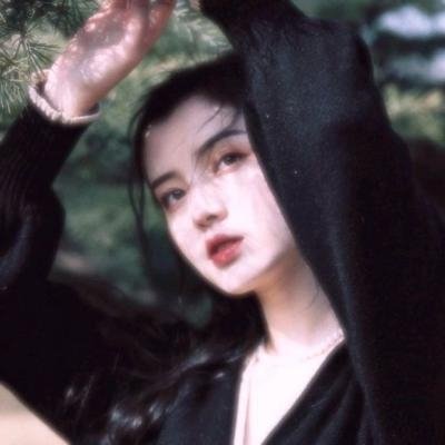 16张高清朦胧感女生头像合集 氛围感拉满的女生头像素材