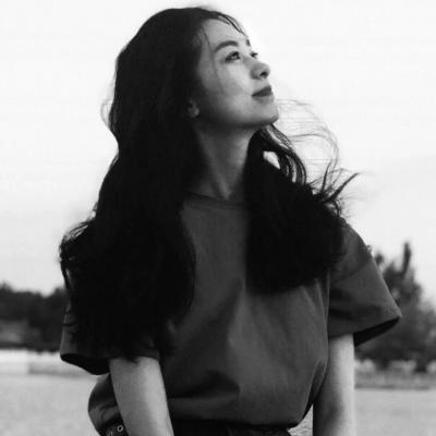 黑白高冷女生头像 15张高清好看的黑白高冷女头合集