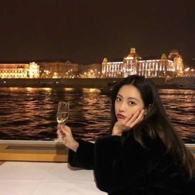 22张高清意境感拉满的女生头像合集