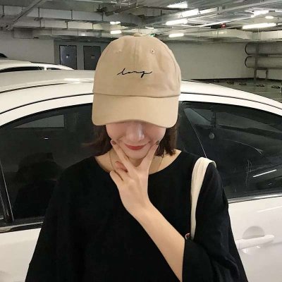 戴帽子低头的高清女生头像 17张好看的合集来啦