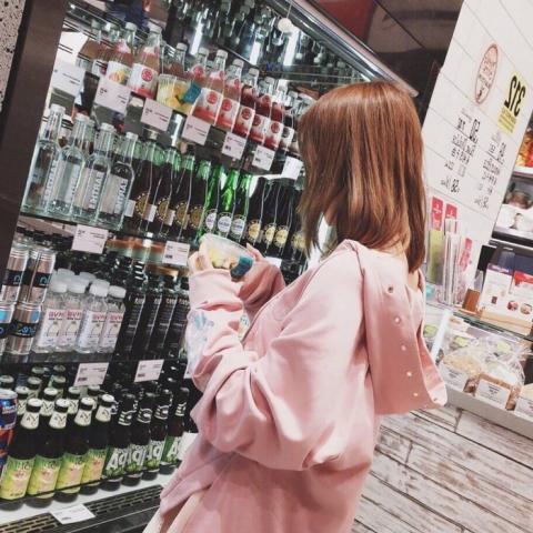 20张高清好看的微信美女时尚背影头像合集