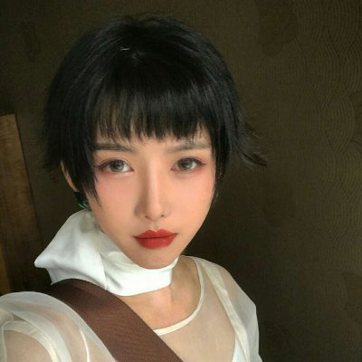 24张高清高冷霸气短发女生头像合集