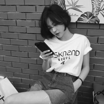 23张高清霸气女生黑白头像 氛围感直接拉满