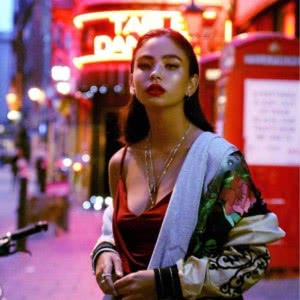 霓虹灯下的夜店女孩单张头像分享