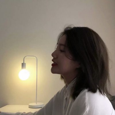 15张高清高冷短发女生头像合集