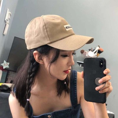 戴帽子低头的高清女生头像 17张好看的合集来啦