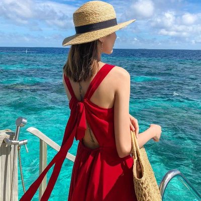 女生海边露背微信头像 19张高清气质款合集