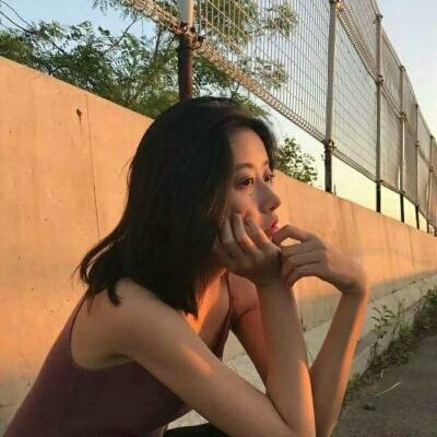 冷系短发女生头像合集 20张高清正侧脸都有